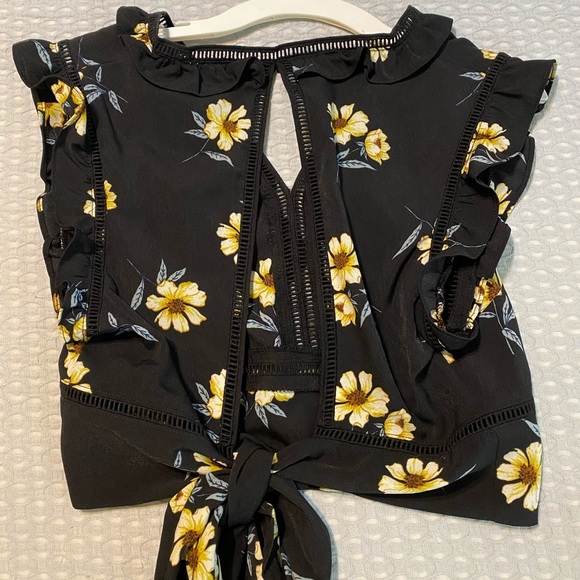 Floral 2 piece Flowy Pants & Tie Ruffle Top Set - Picture 4 of 4